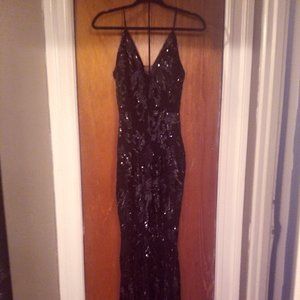 Long sequence formal gown